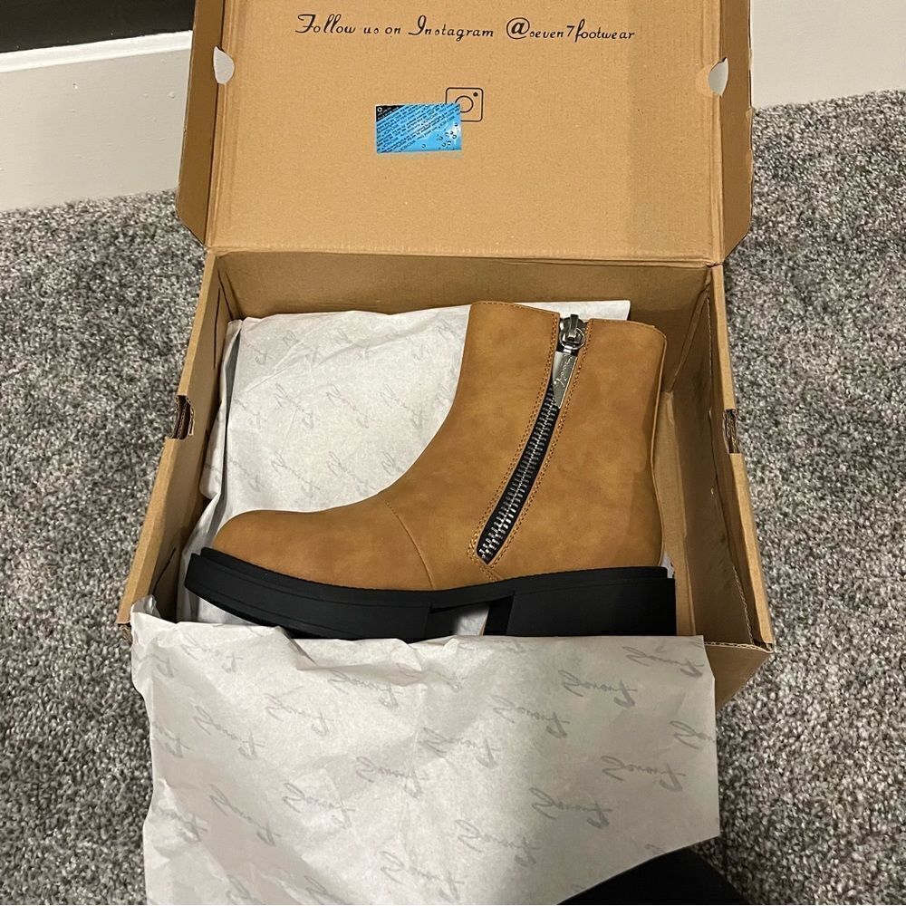 SEVEN7 Women's Vault Boots - Picture 6 of 13